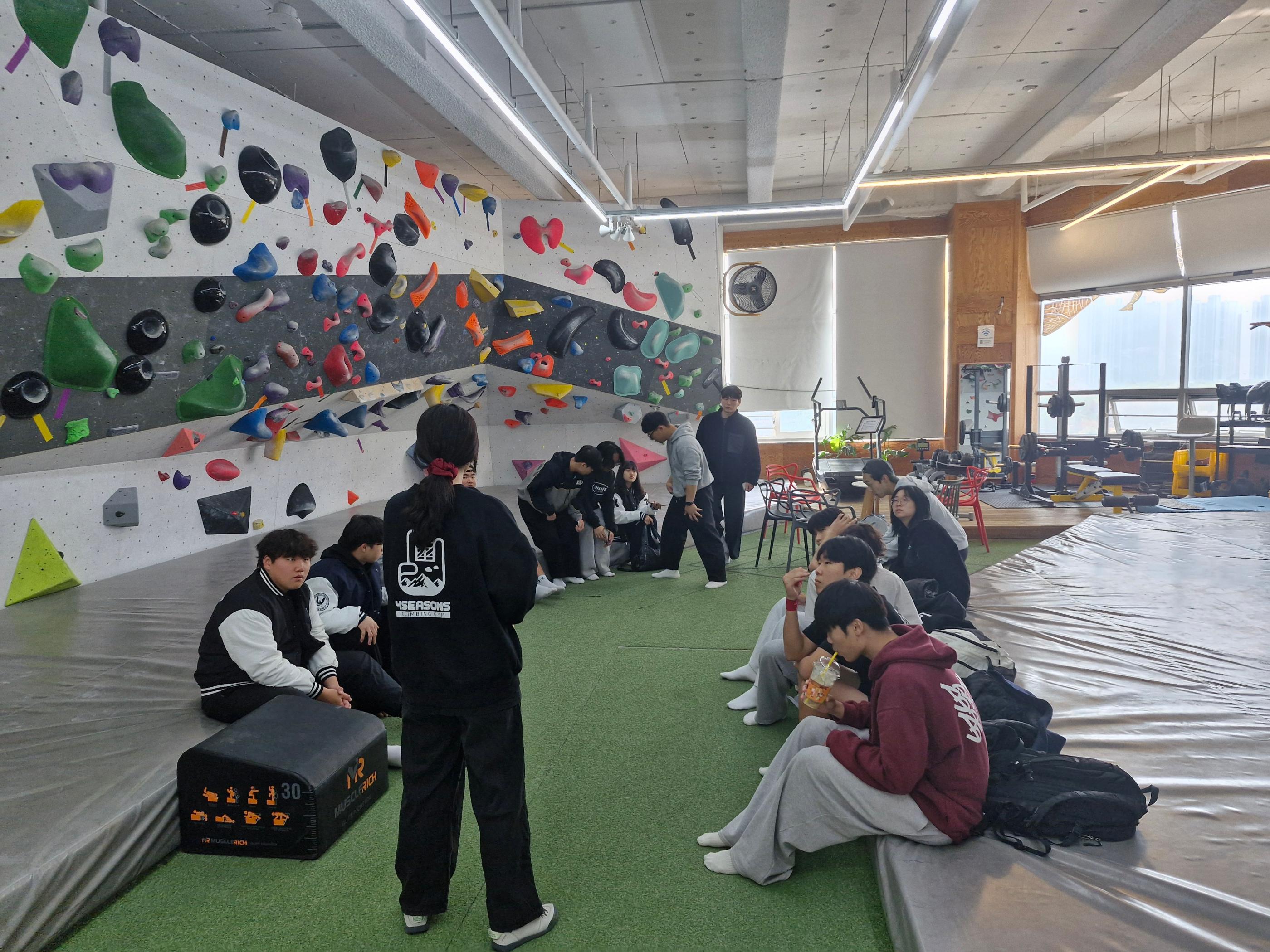 (25.11.07,14, 21, 28)1학년 클라이밍 실습수업